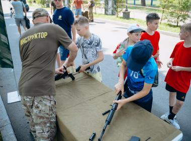 Жители Хабаровска прошли «Тропу воина» в День ветерана боевых действий
