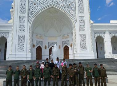 Курсанты из пяти регионов участвуют в смене «Время юных героев» в Чечне