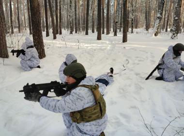 Курсанты Центра «ВОИН» обезвредили «диверсантов» в зимнем лесу