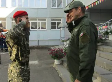 Сотрудники Центра «ВОИН» оценили подготовку кузбасских школьников на военно-спортивных соревнованиях