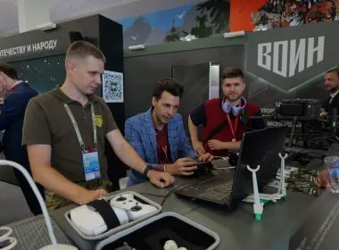 Внимание высоких гостей и иностранных делегаций: главное о втором дне работы стенда Центра «ВОИН» на ВЭФ-2024