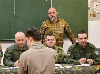 Артем Катулин лично принял экзамен по тактической медицине у псковских курсантов